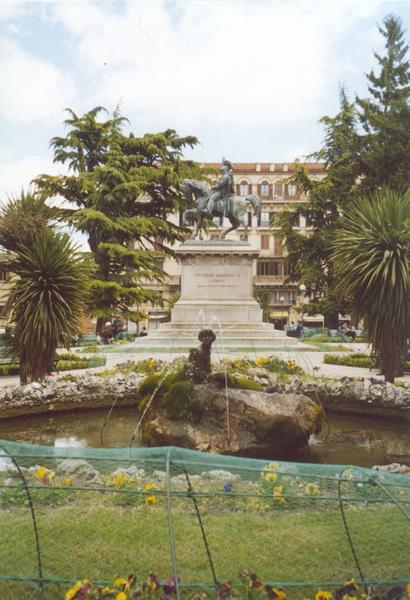 perugia08statue