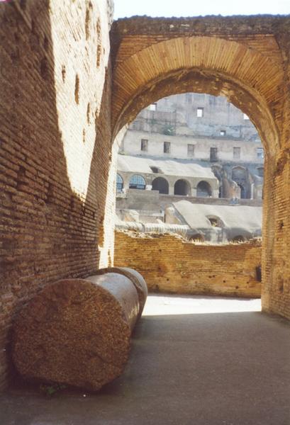 rome01colusseumcolumn