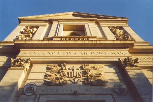 rome06buildingfront